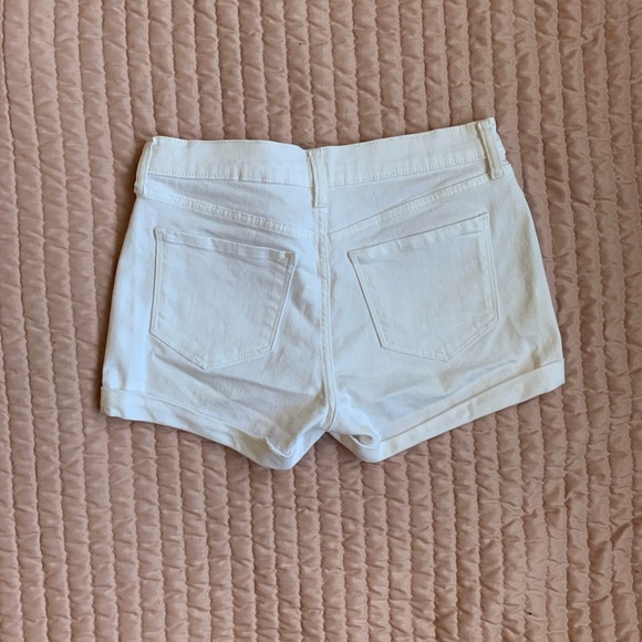 Old navy shorts - Picture 2 of 3